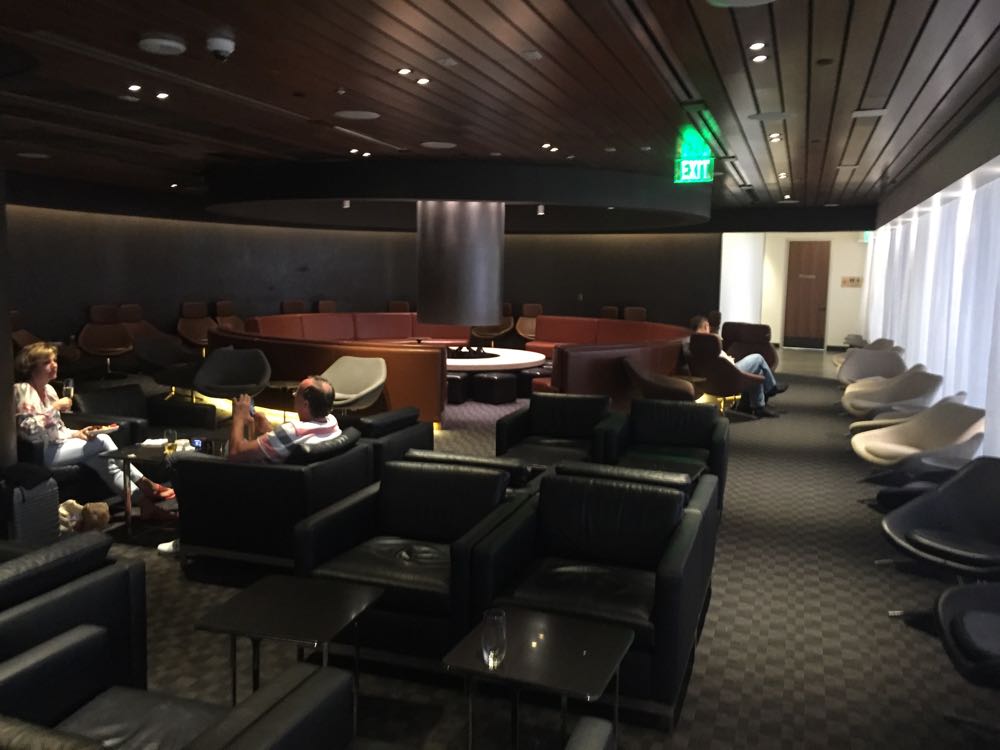 One World Lounge LAX Tom Bradley - 11 of 36