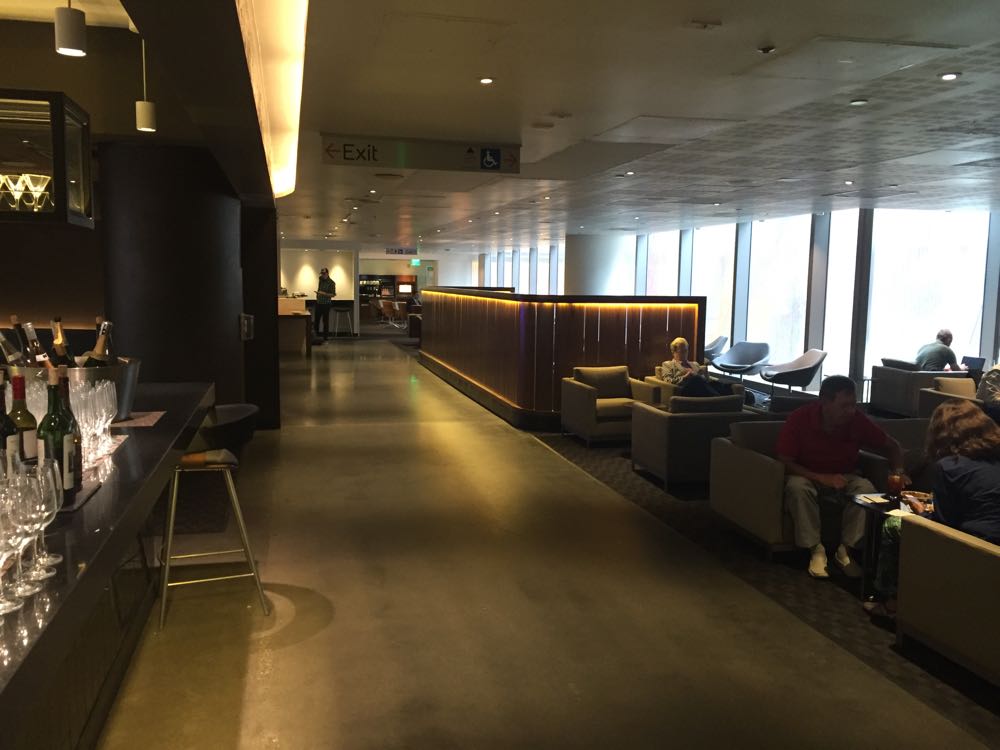 One World Lounge LAX Tom Bradley - 9 of 36