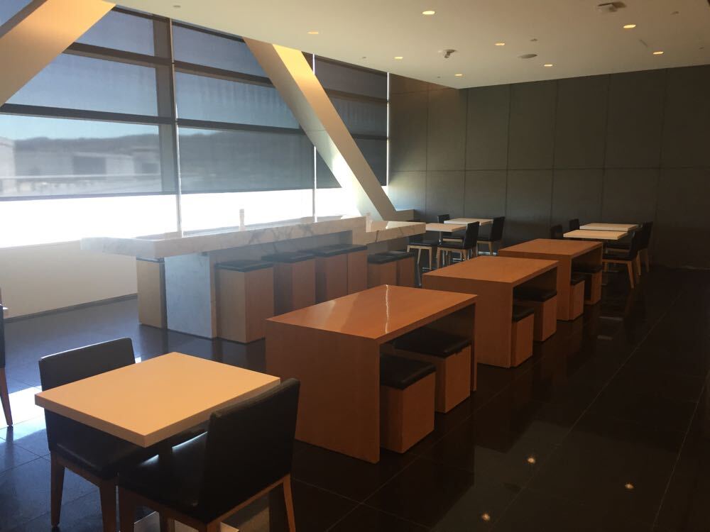 Cathy Pacific Business First Class Lounge San Francisco - 10 of 18