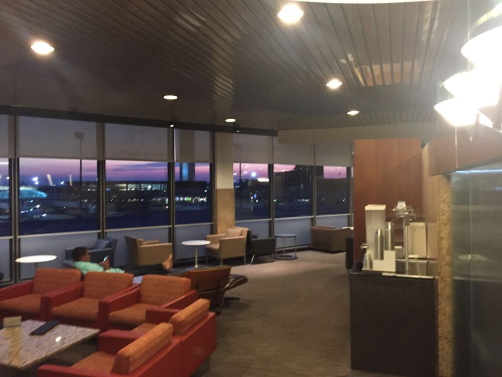 Admiral's Club Chicago ORD - 20 of 27