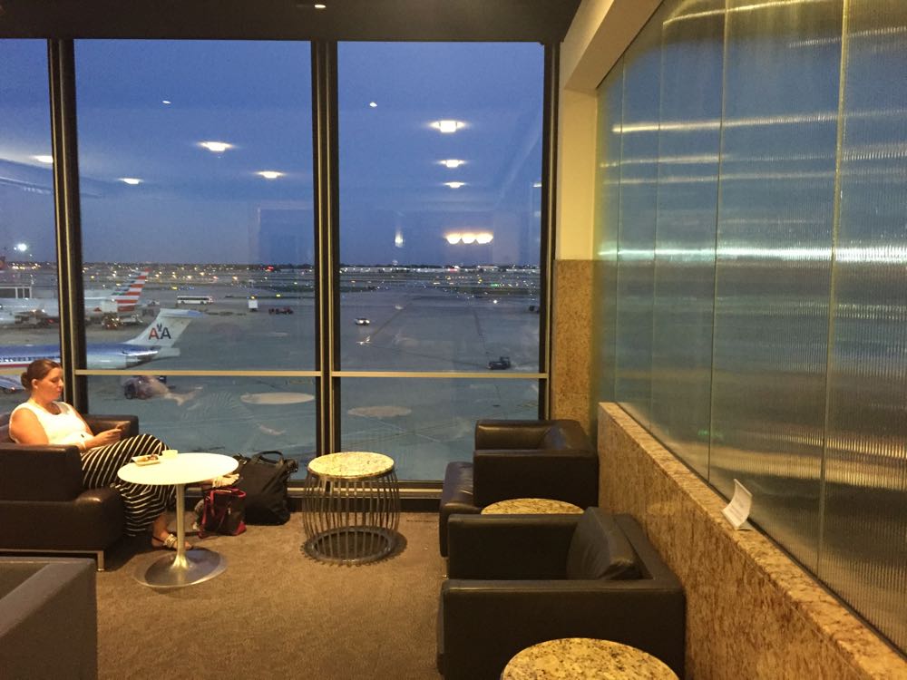 Admirals Club Chicago ORD - 9 of 27
