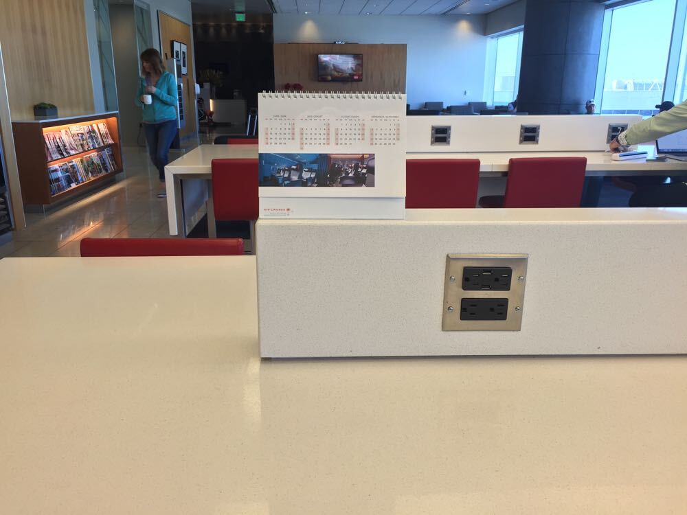 air-canada-business-class-lounge-maple-leaf-lounge-los-angeles-lax-12-of-26