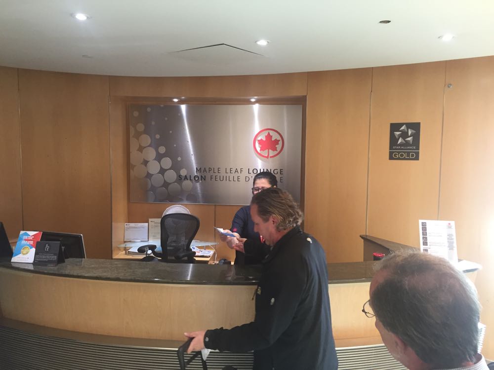 air-canada-business-class-lounge-maple-leaf-lounge-los-angeles-lax-26-of-26
