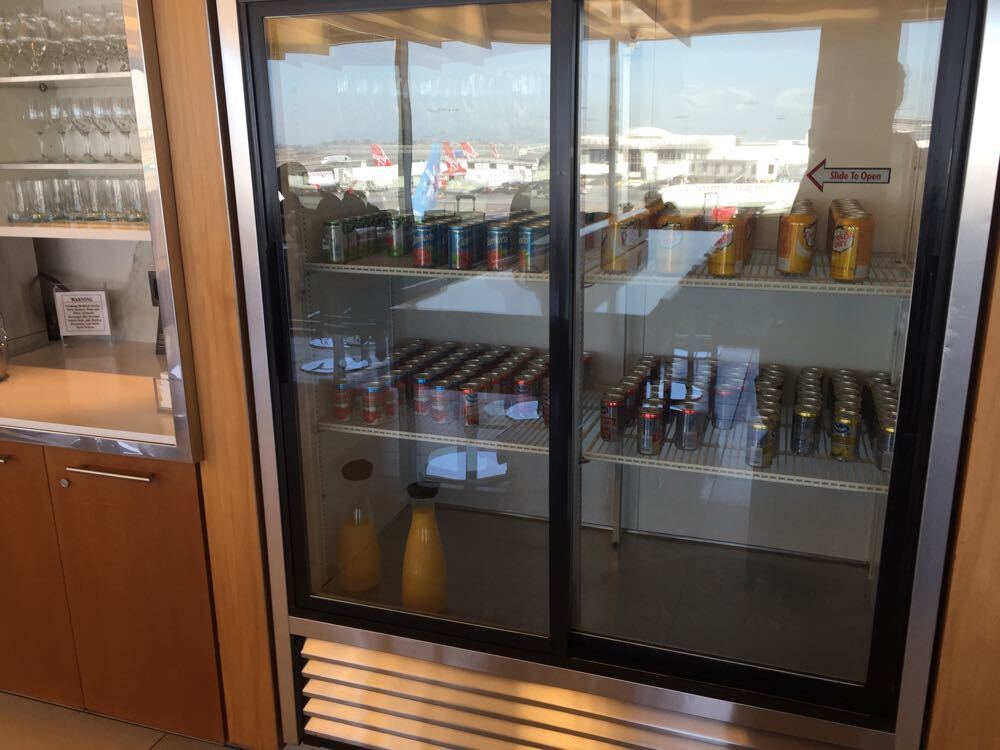 air-canada-business-class-lounge-maple-leaf-lounge-los-angeles-lax-8-of-26