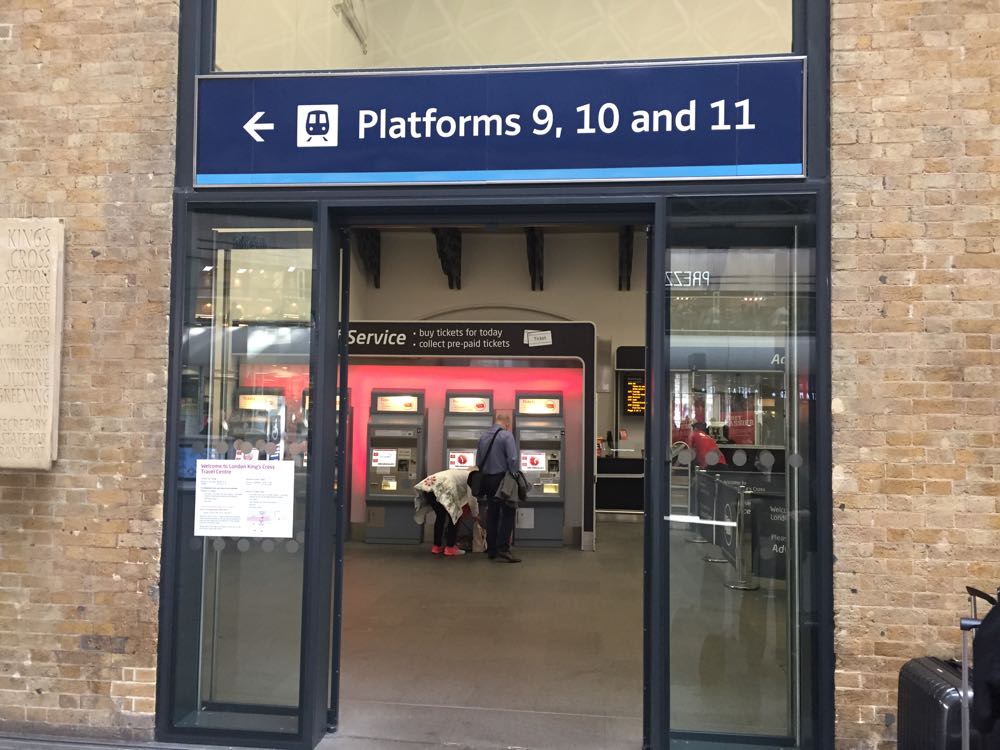 virgin-train-first-class-lounge-kings-cross-2-of-18