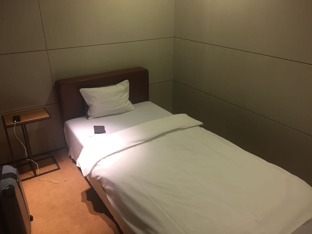 lufthansa-first-class-lounge-frankfurt-terminal-1-42-of-75