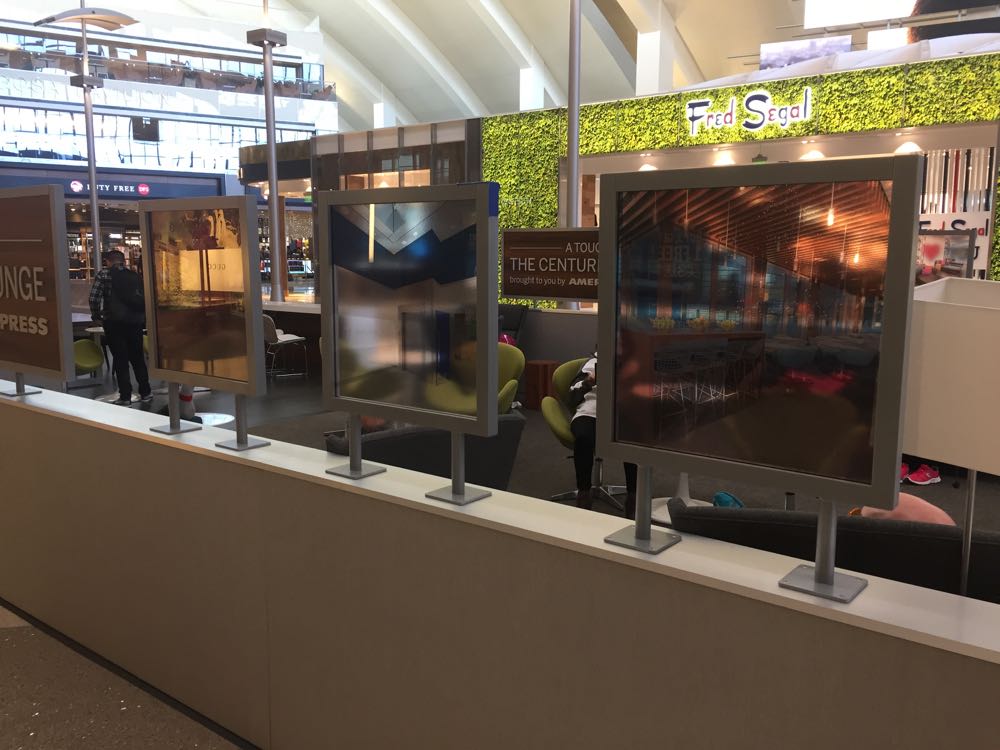 american-express-centurion-lounge-lax-tom-bradley-pop-up-3-of-4