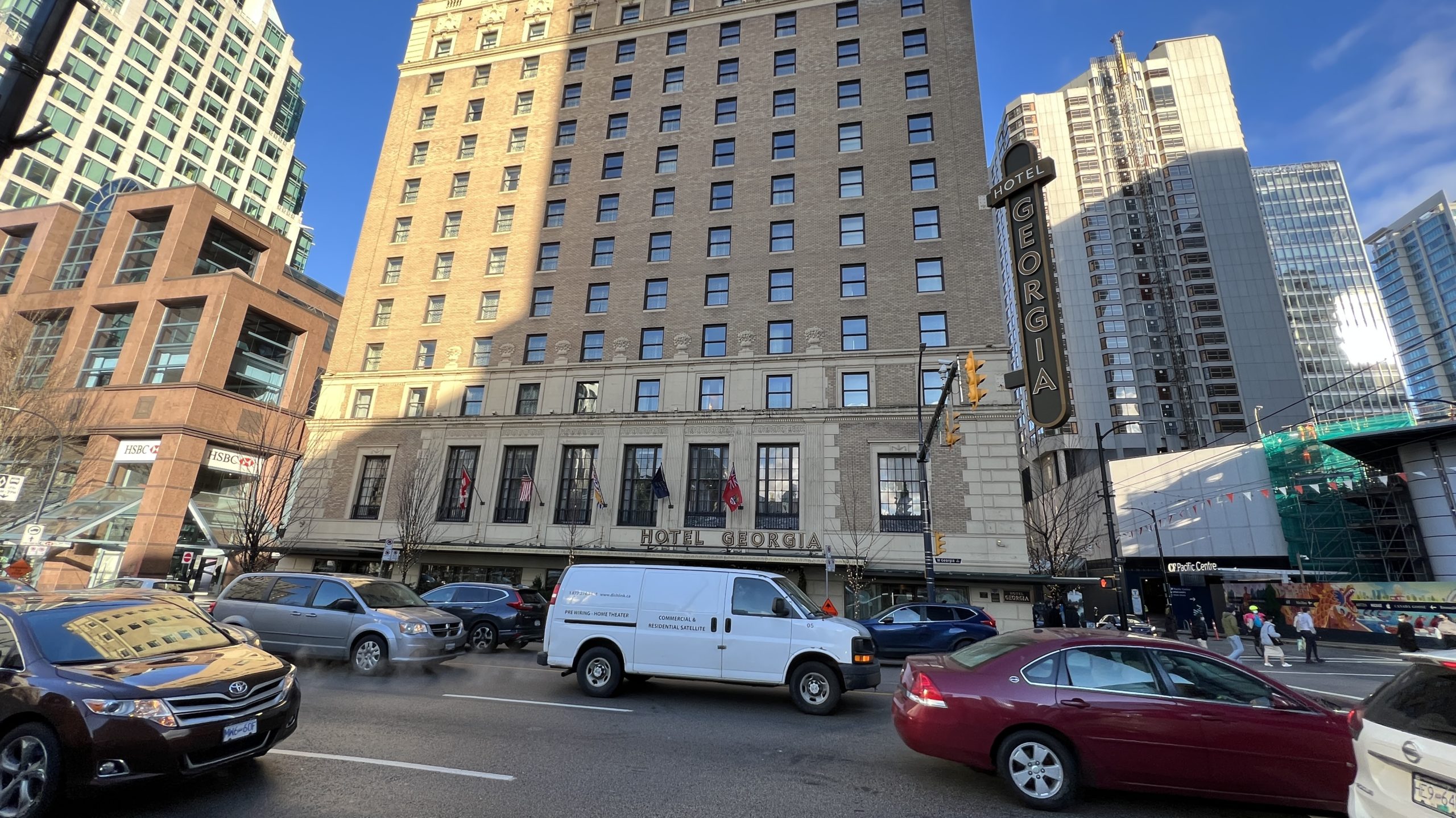 a large building with many windows