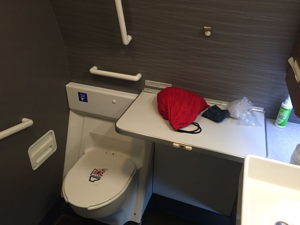 AMERICAN AIRLINES BUSINESS CLASS 777-300ER REVIEW: LOS ANGELES TO LONDON