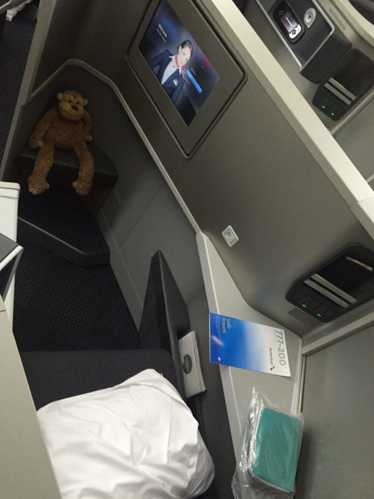 American Airlines Business Class 777-200 London to Chicago - 8 of 46