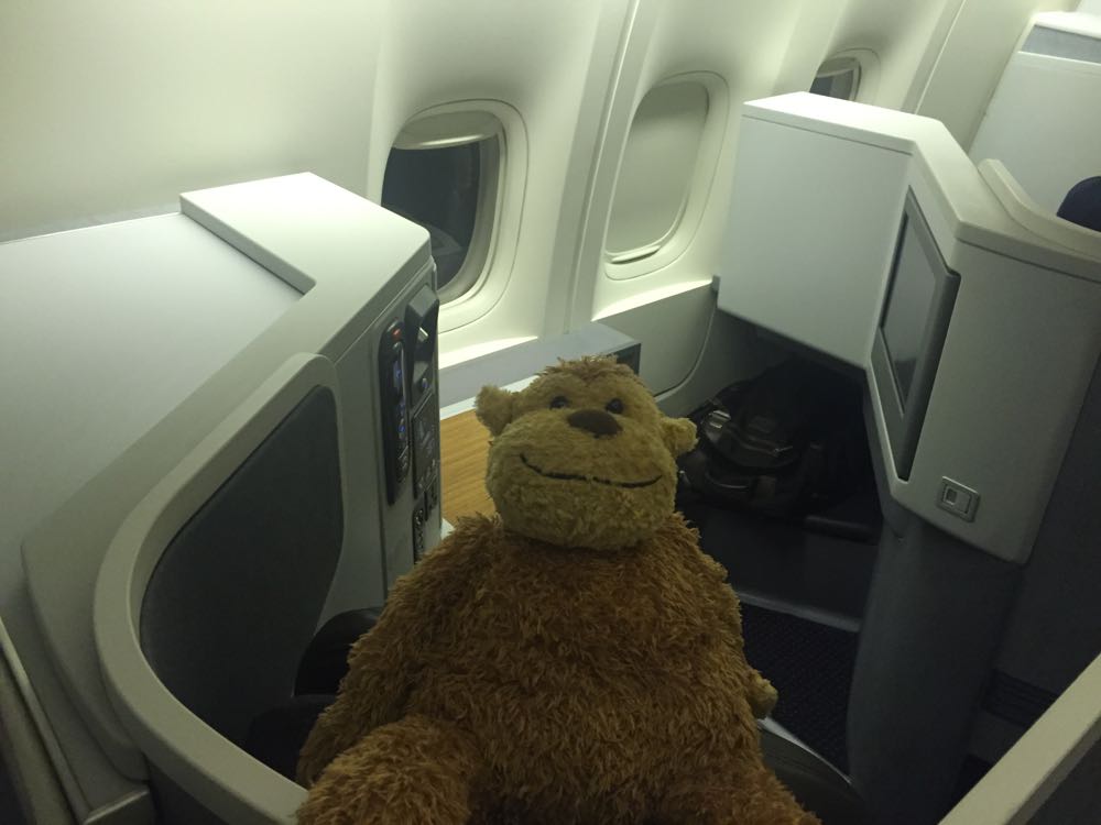 AA Business Class 777-300ER ORD-LAX - 3 of 22