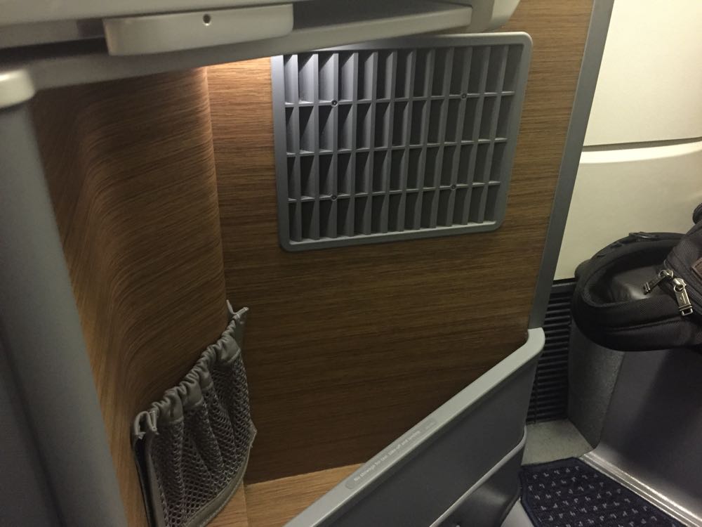 AA Business Class 777-300ER ORD-LAX - 9 of 22