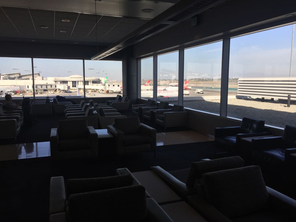 air-canada-business-class-lounge-maple-leaf-lounge-los-angeles-lax-18-of-26