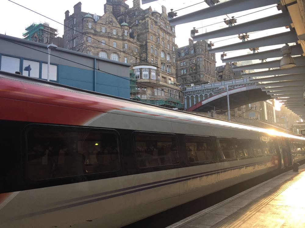virgin-train-first-class-london-to-edinburgh-6-of-13
