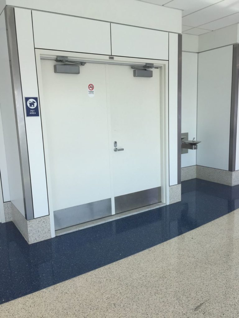 where-your-pet-can-poo-pee-at-the-airport-8-of-10