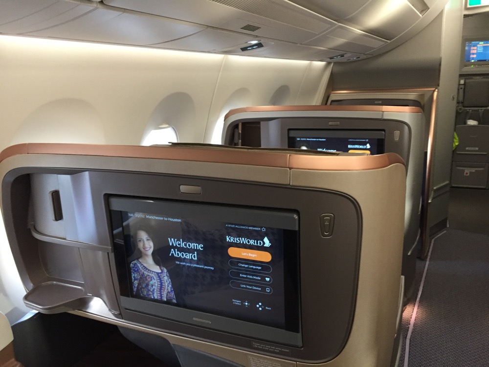 Singapore Airlines Business Class A350-900 MAN-IAH - 1 of 62