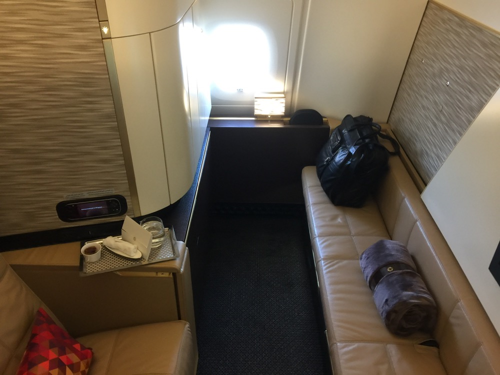 Etihad First Class Apartment AUH to LHR - 3 of 65