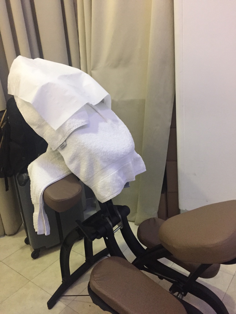 My funny massage experience at the Elemis Spa Heathrow Monkey Miles
