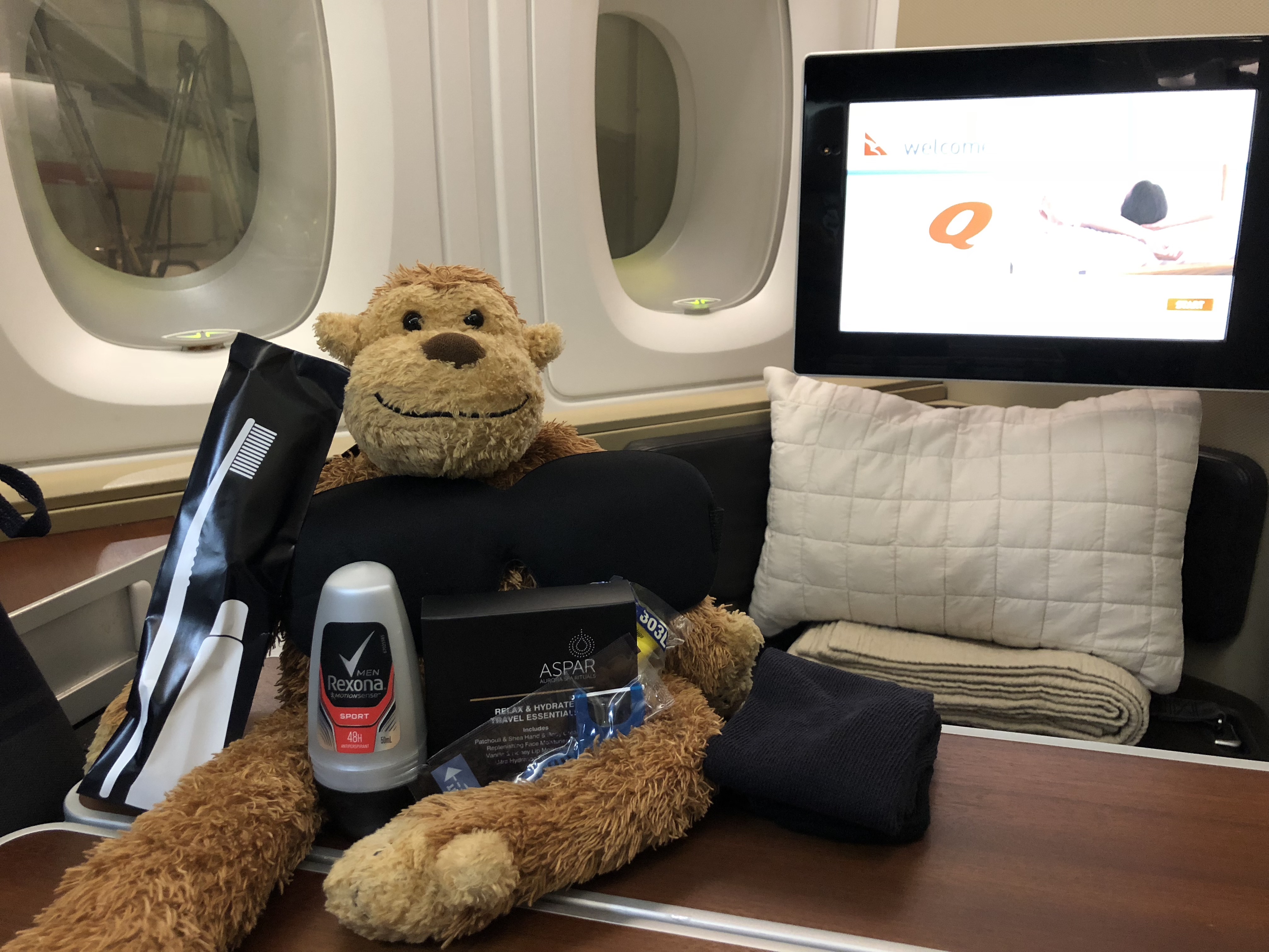 Review: Qantas First Class A380 Los Angeles to Melbourne - Monkey Miles