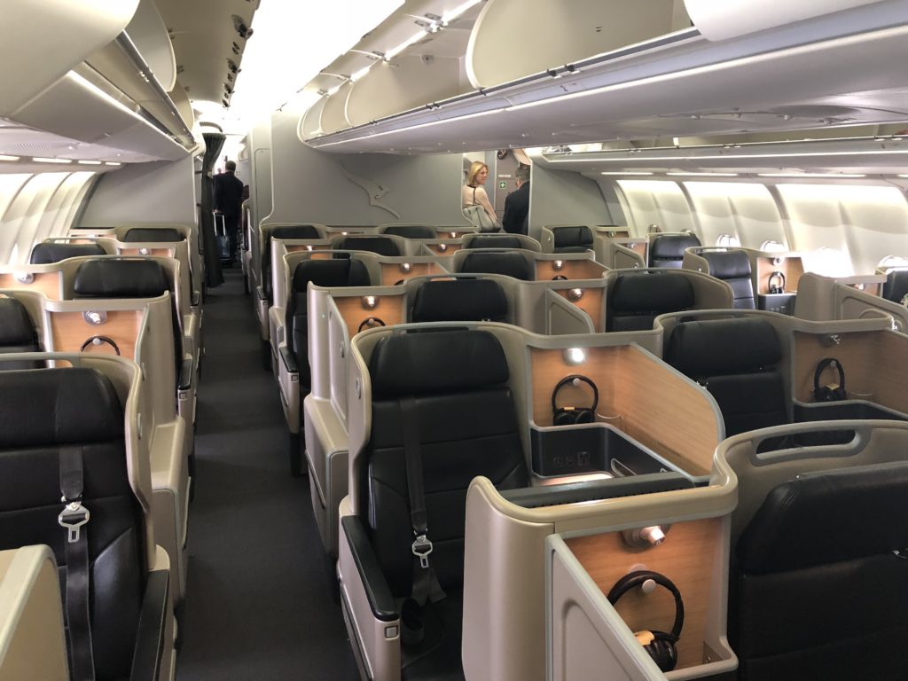 Review: Qantas Business Class A330 Melbourne to Sydney - Monkey Miles