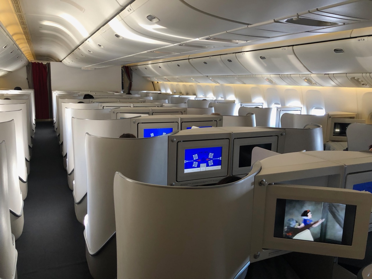 REVIEW: Air France B777-200ER business class review - C'est