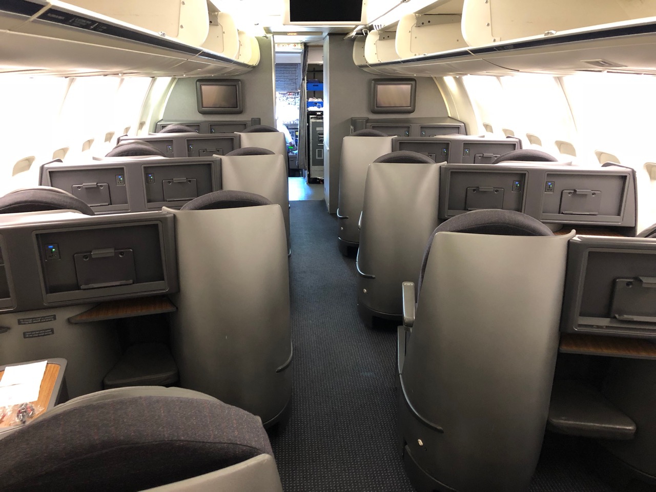 Review: American Airlines Business Class 757-200 Las Vegas to Miami ...