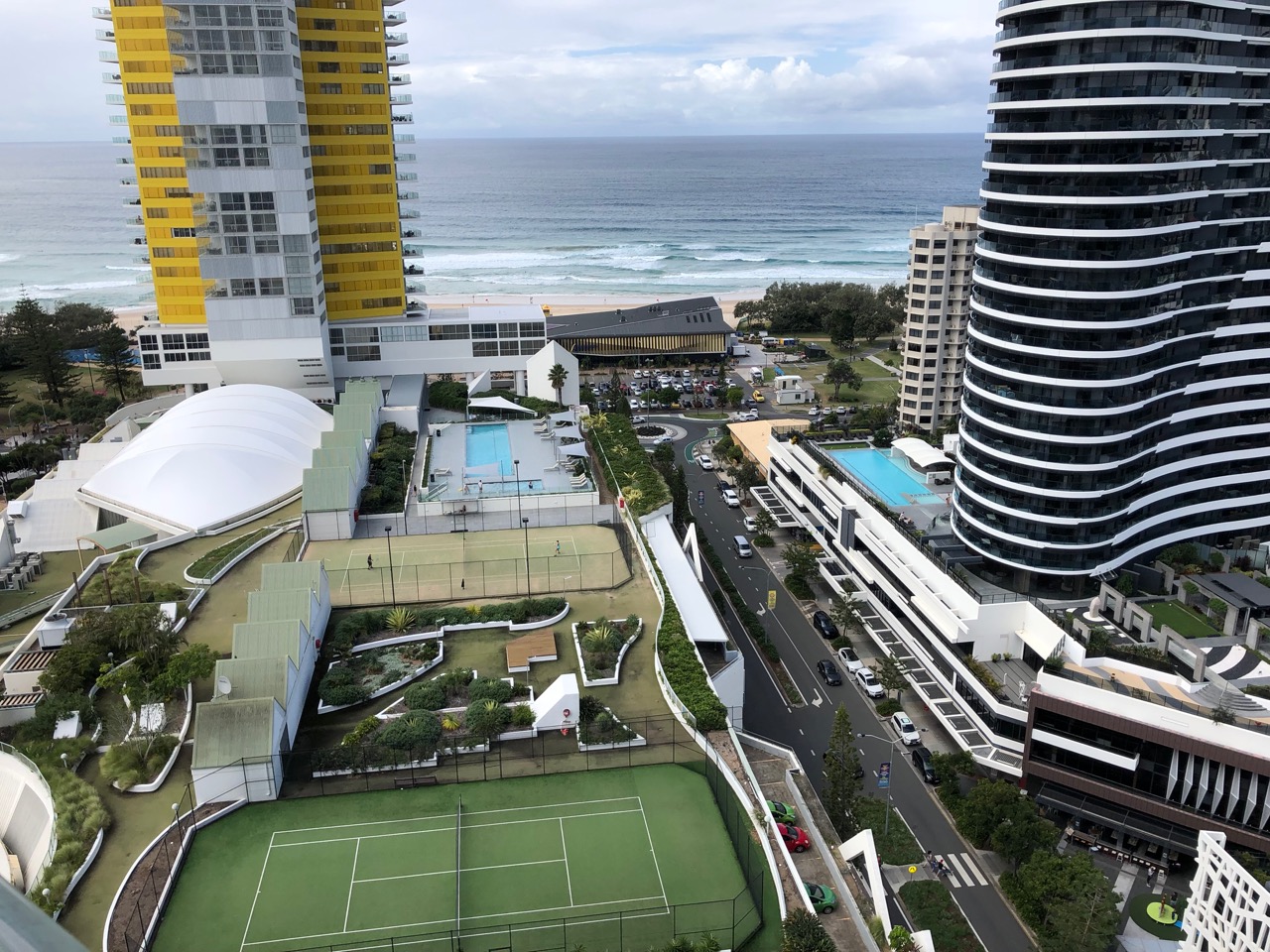 Sofitel Gold Coast Broadbeach - Dreamworld & WhiteWater World