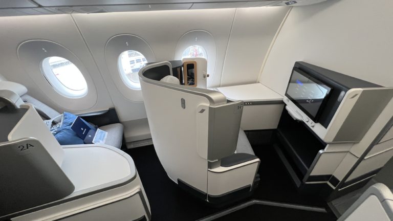 Mixed feelings - My Air France Business Class A350-900 review - Monkey ...